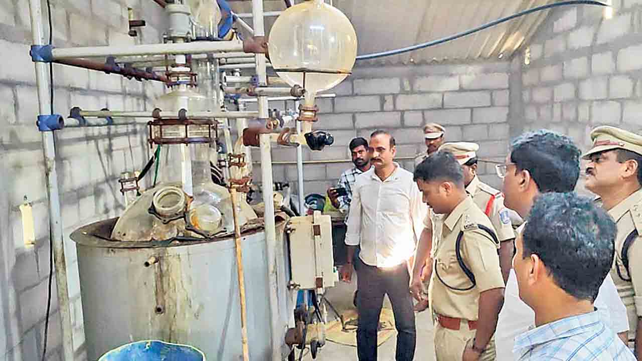 గుట్టుగా డ్రగ్స్‌ దందా..!