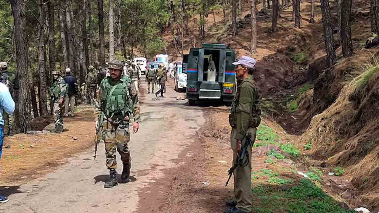 Uri Sector | ఉరీ సెక్టార్‌లో ఇద్దరు చొరబాటుదారులు హతం..