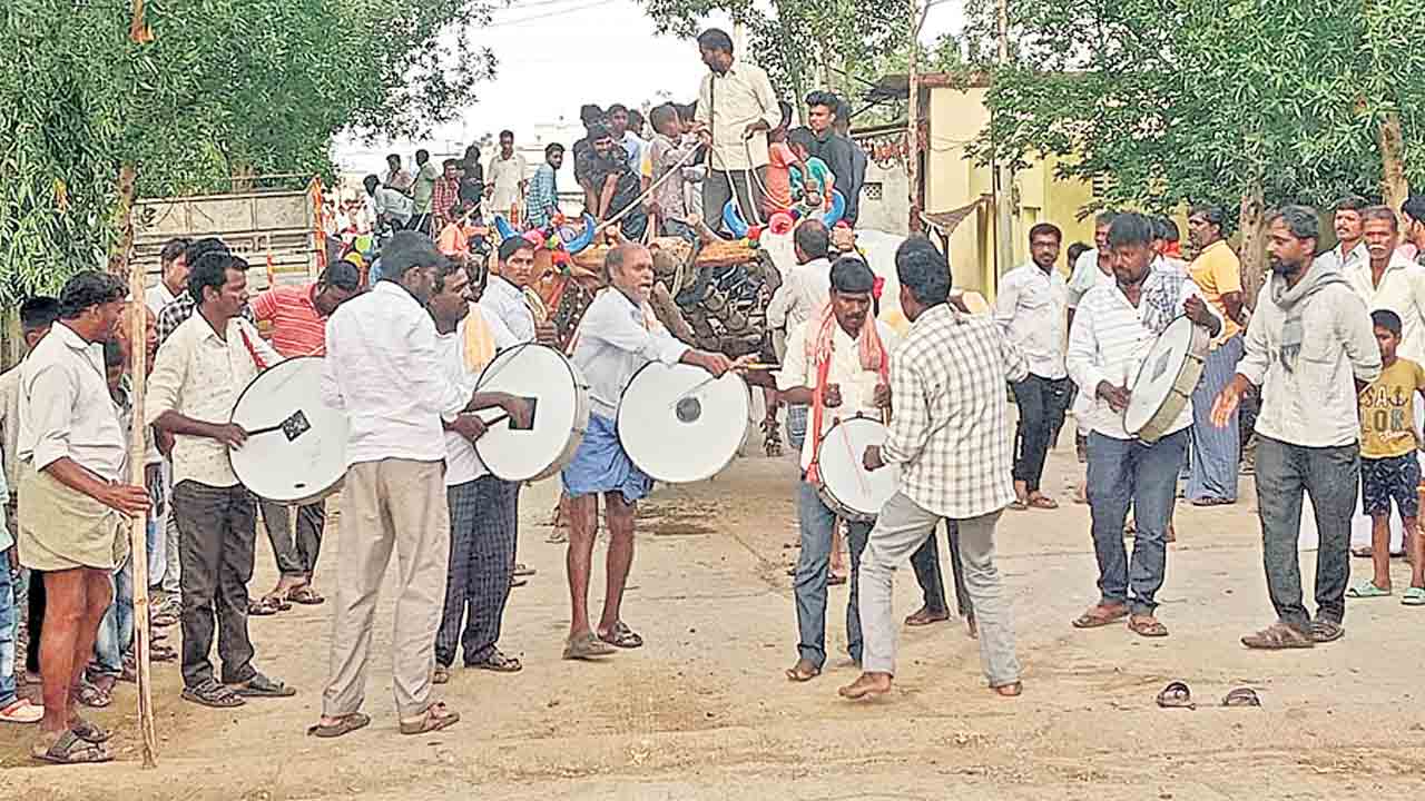 ఏరువాక సాగారో..