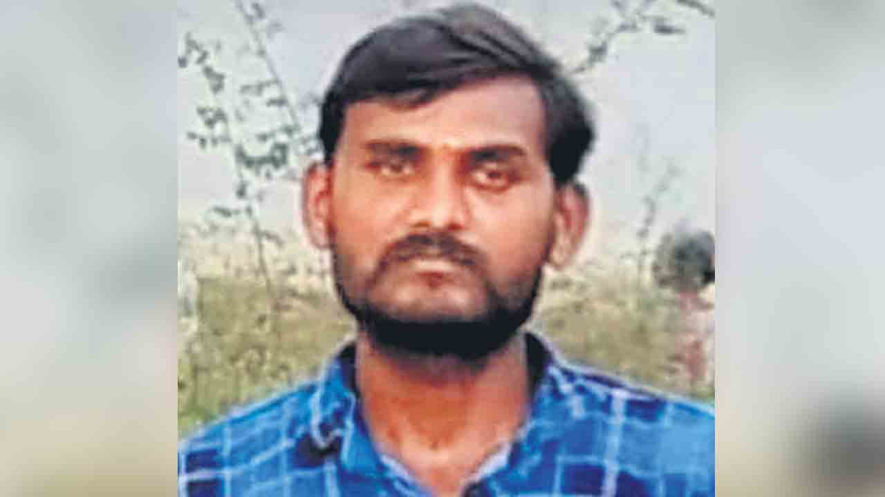 ఆర్థిక ఇబ్బందులతో రైతు ఆత్మహత్య