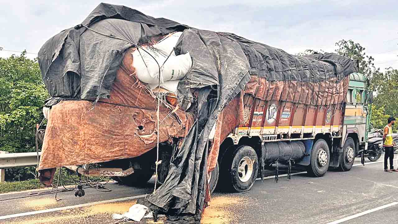 రక్తం చిందిన రహదారి