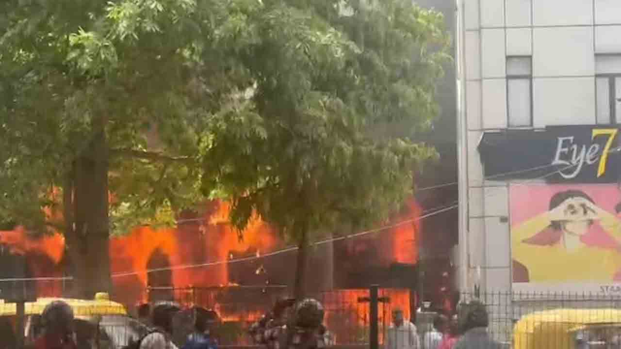 Fire Breaks | పిల్లల కంటి ఆసుపత్రిలో భారీ అగ్నిప్రమాదం