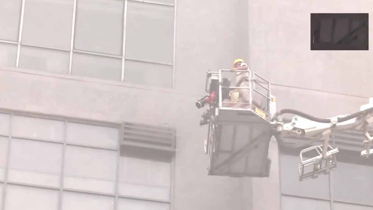 Fire accident | అక్రోపోలిస్‌ మాల్‌లో భారీ అగ్ని ప్రమాదం.. Videos