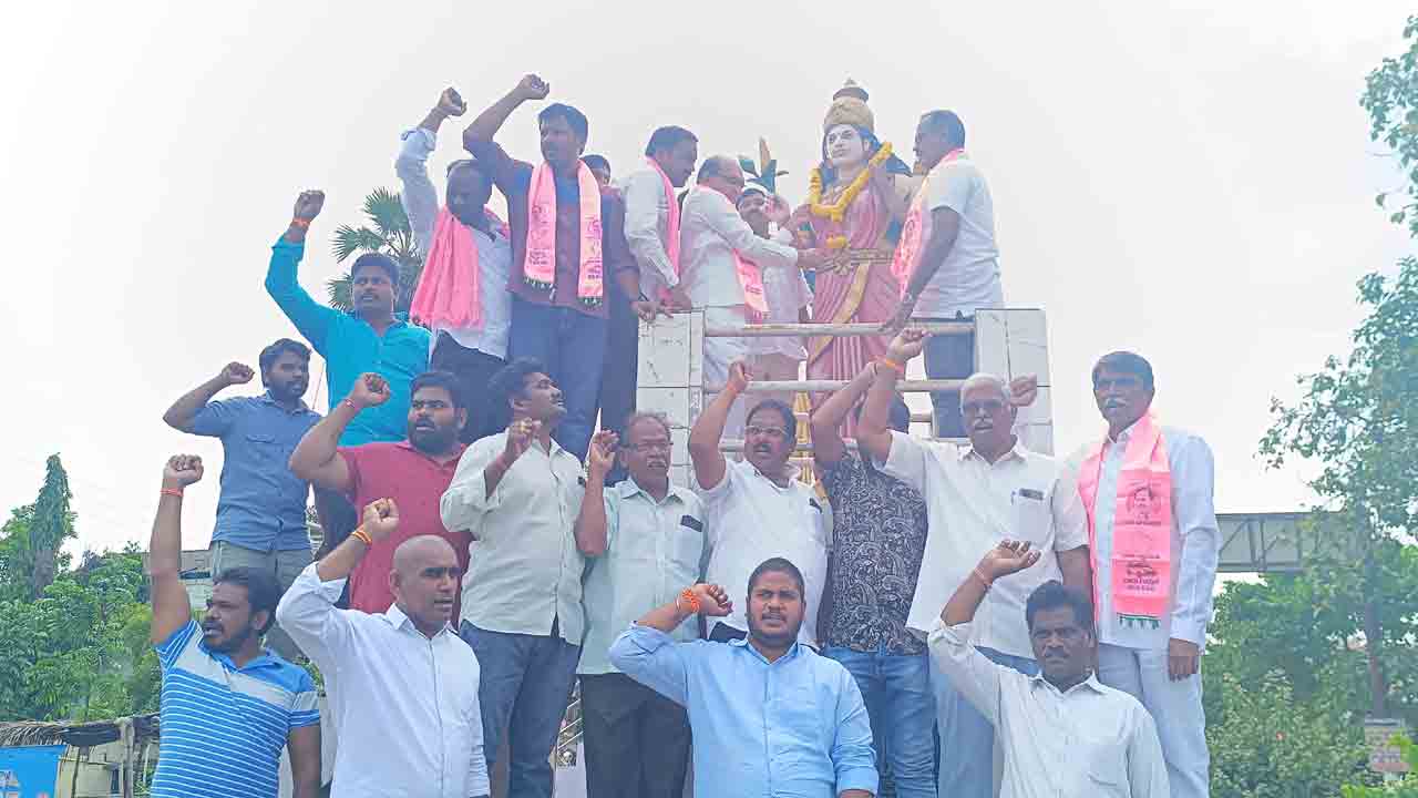 పోరాటాలతోనే సిద్ధించిన రాష్ట్రం