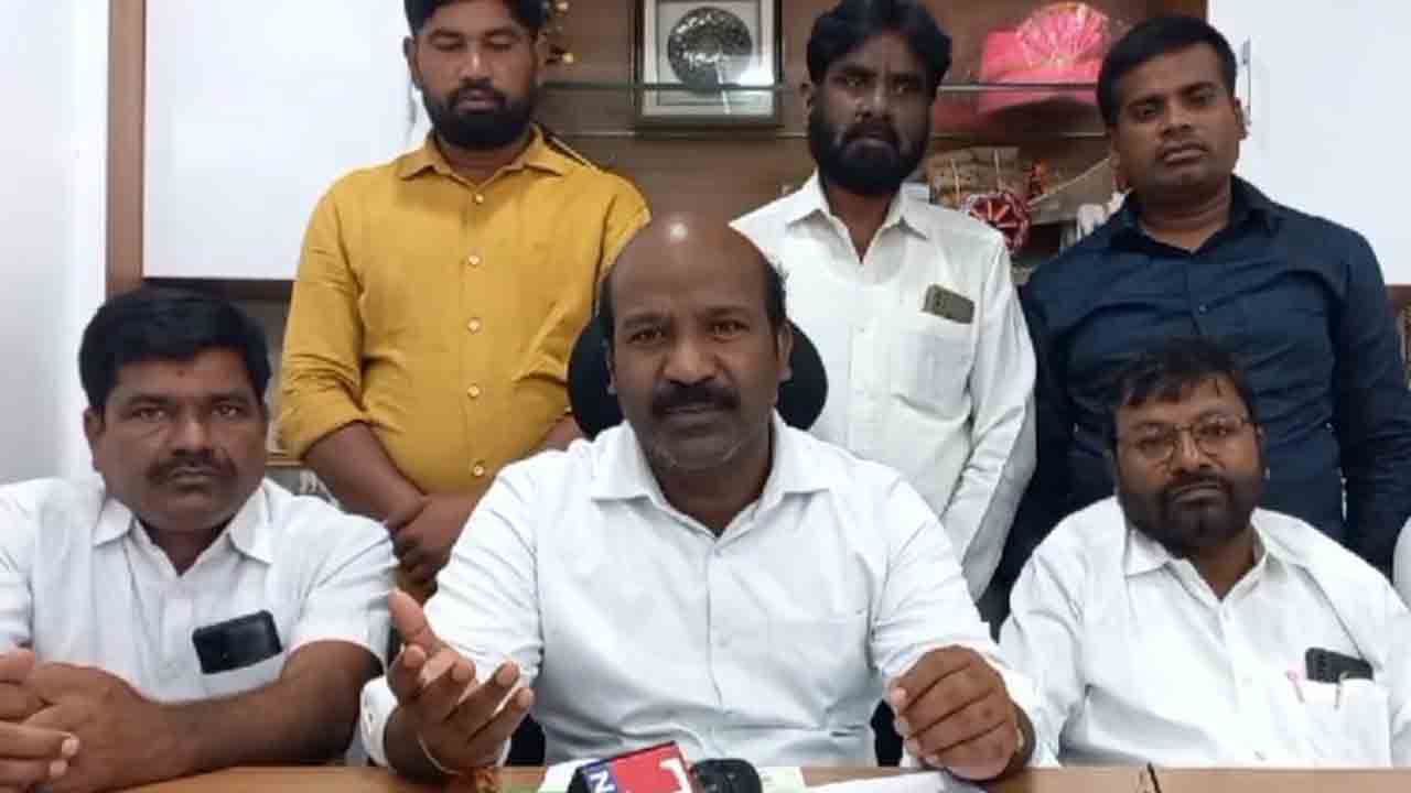 రుణమాఫీపై స్పష్టత ఇవ్వాలి