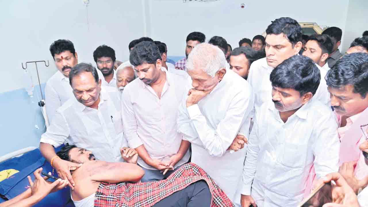 రాకేశ్‌పై దాడి చేసింది కాంగ్రెస్‌ గూండాలే
