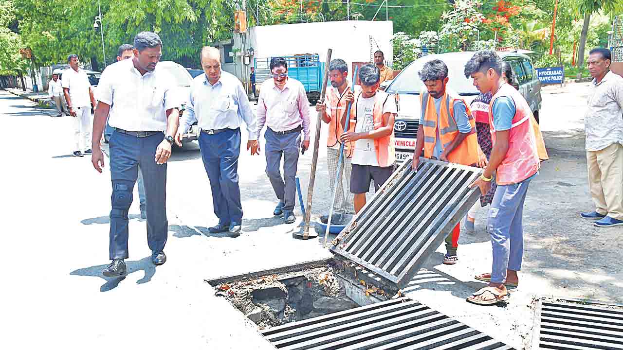వరద నీరు నిలవద్దు