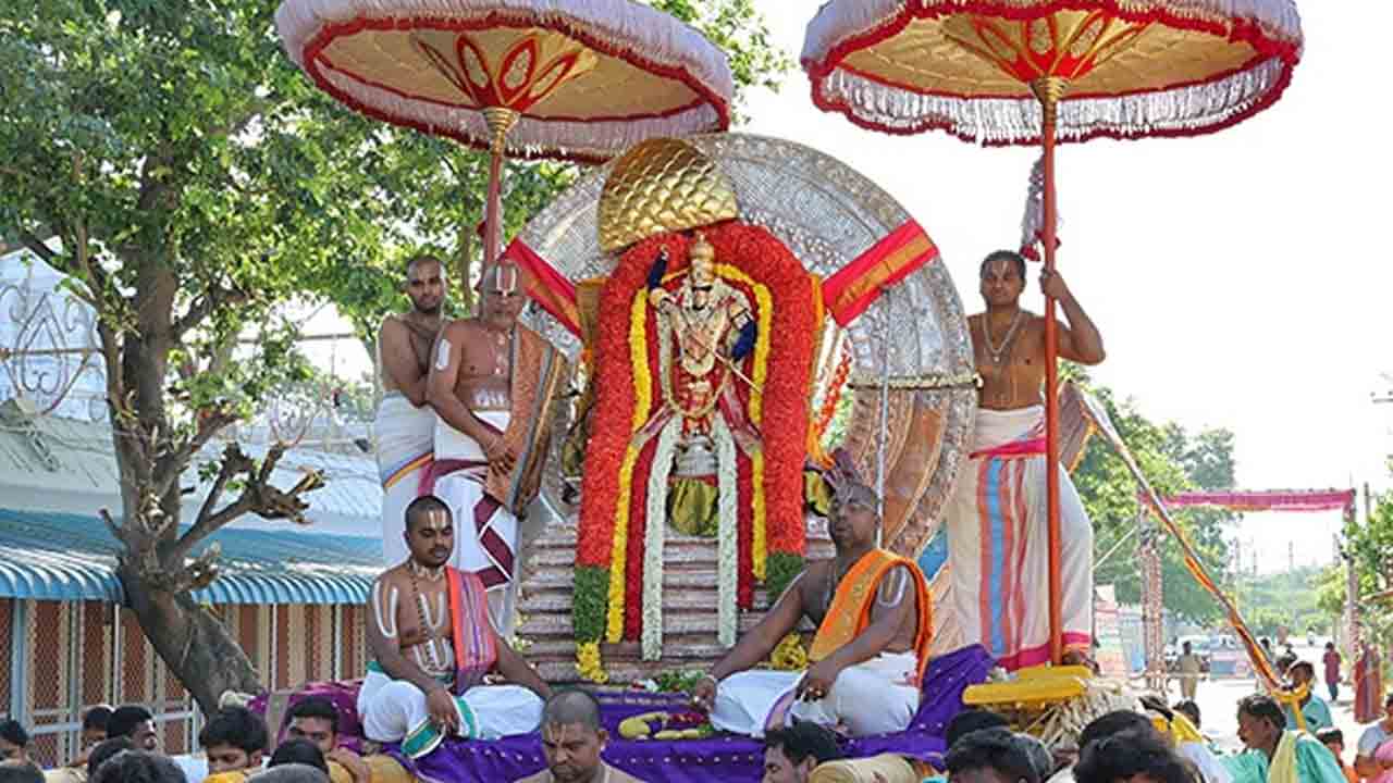 Brahmotsavam | అప్పలాయగుంటలో వైభవంగా కొనసాగుతున్న బ్రహ్మోత్సవాలు