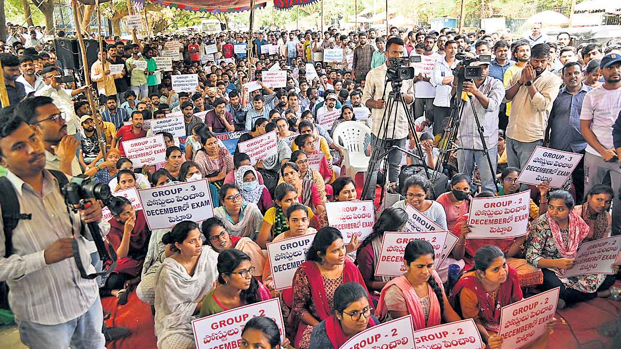 Telangana | ఉద్యోగాలిస్తారా? గద్దె దిగుతారా?.. హామీలు అమలుచేసేదాకా వదిలిపెట్టేది లేదన్న నిరుద్యోగులు