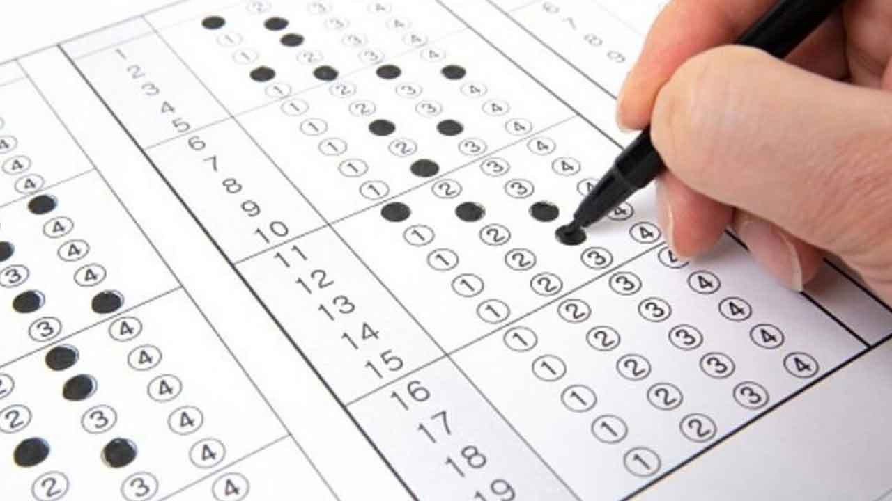 Group-1 Prelims | జగిత్యాలలో ఇన్విజిలేటర్‌ అత్యుత్సాహం.. ఆందోళనలో గ్రూప్‌-1 అభ్యర్థులు