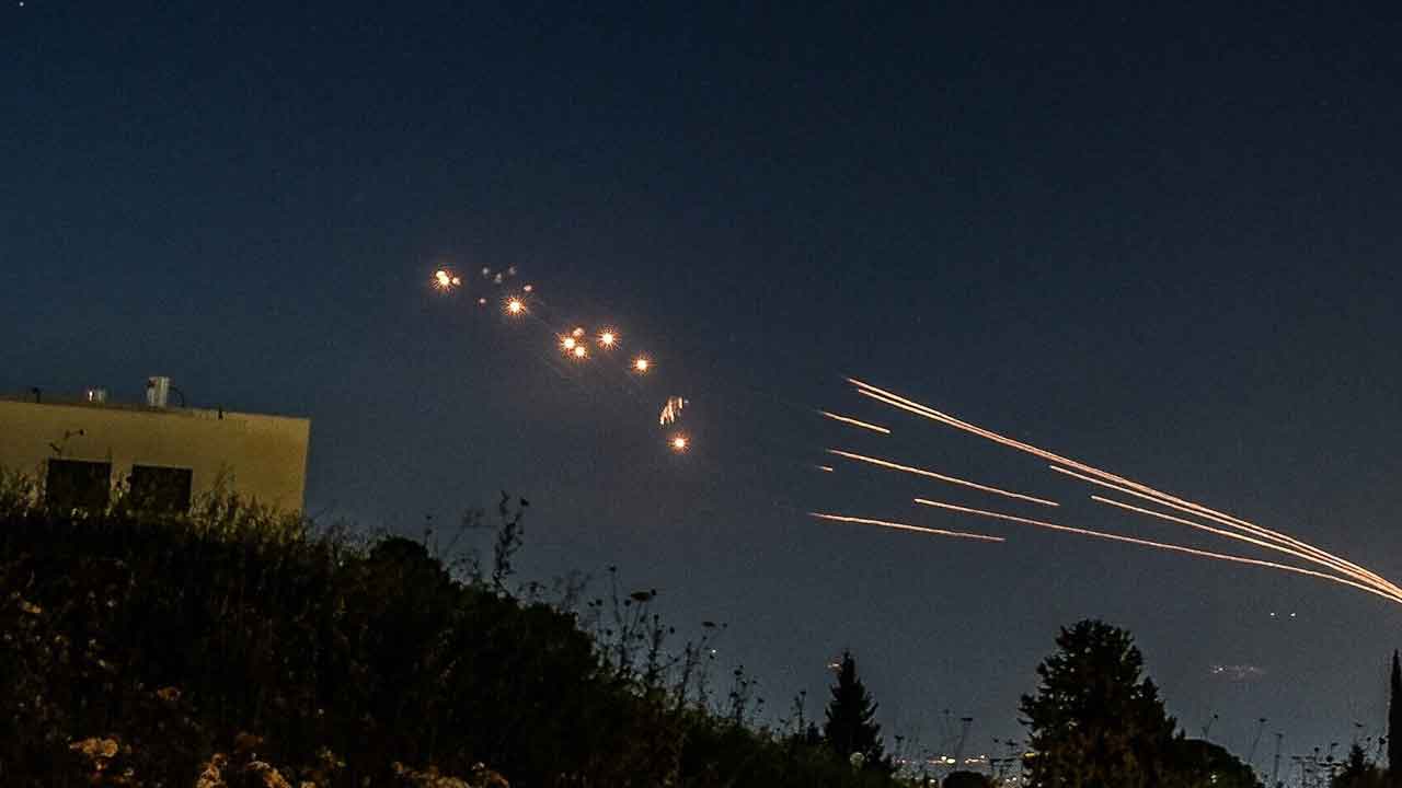 ఇజ్రాయెల్‌పై హెజ్బుల్లా రాకెట్ల వర్షం