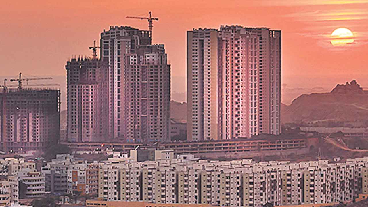 Telangana | కళ తప్పిన రియల్‌ రంగం.. మూడు నెలలుగా పడిపోయిన ఇండ్ల విక్రయాలు