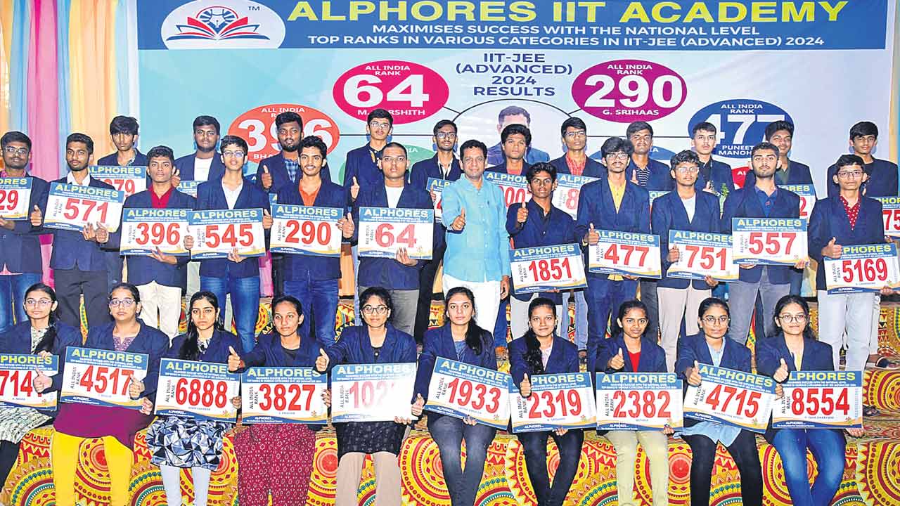 ఫలితాల్లో అల్ఫోర్స్‌ విద్యార్థుల అత్యుత్తమ ప్రతిభ