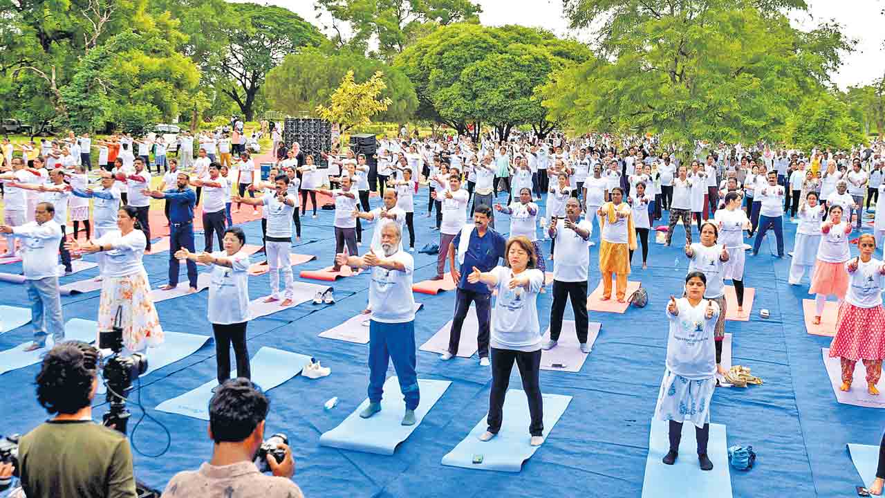 ‘యోగ’ం శరణం గచ్ఛామి ఆరోగ్య యోగం.. ఆనంద భాగ్యం