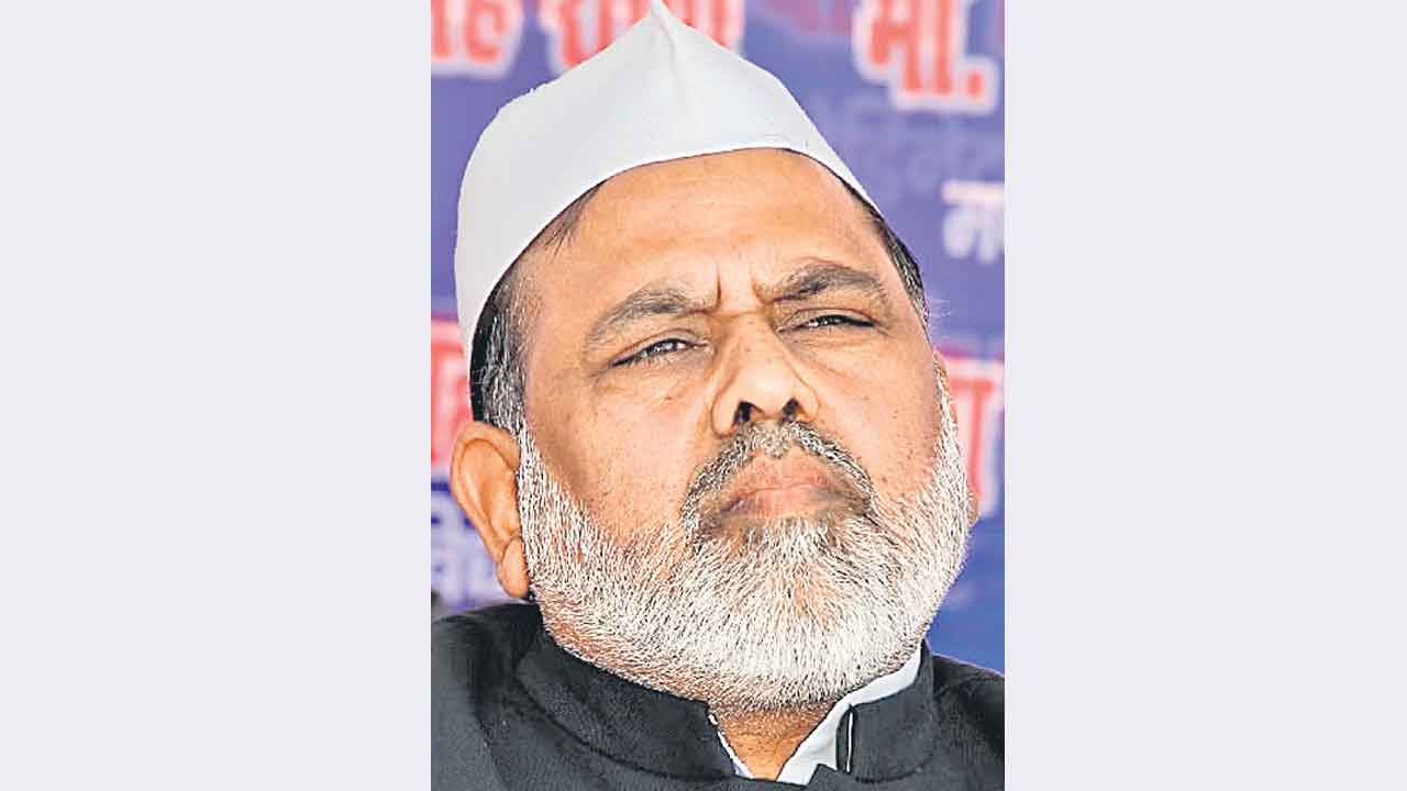 నాలుగు వేల కోట్ల విలువైన యూనివర్సిటీ జప్తు