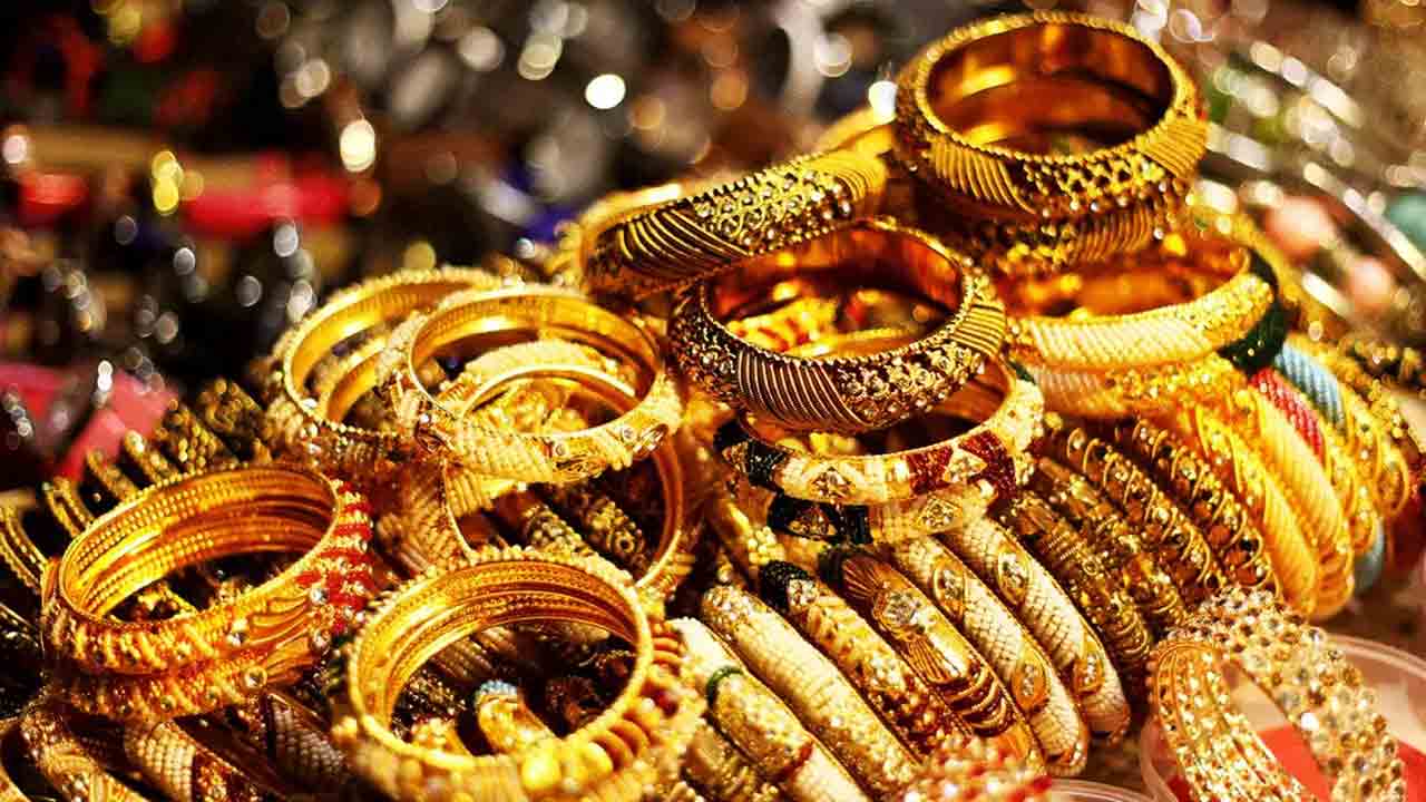 Jewellery | కొన్ని బంగారం ఆభరణాల దిగుమతిపై ఆంక్షలు..!