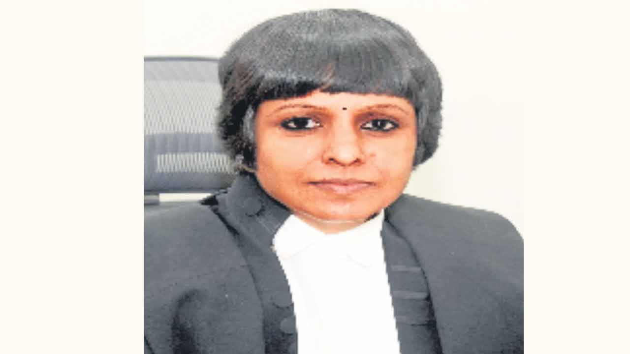 హైకోర్టులో ఒకేరోజు 76 తీర్పులు