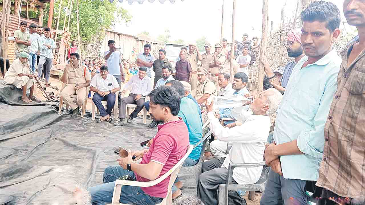 మొక్కలు నాటేందుకు సహకరించాలి