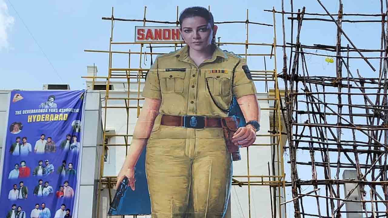 Kajal Aggarwal | కాజల్‌ అగర్వాల్‌ కటౌట్‌ అదిరిందంతే.. సత్యభామ ప్రమోషన్స్‌లో బిజీబిజీ