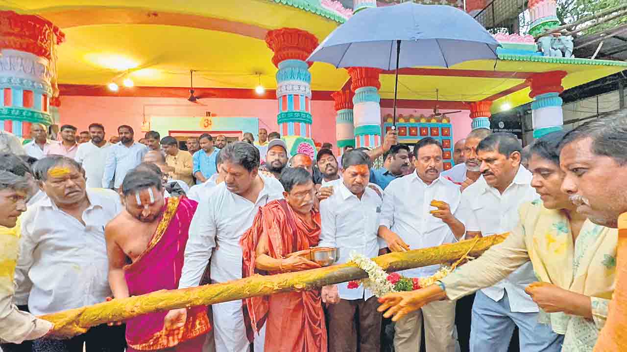 70 అడుగుల మట్టి గణపతి