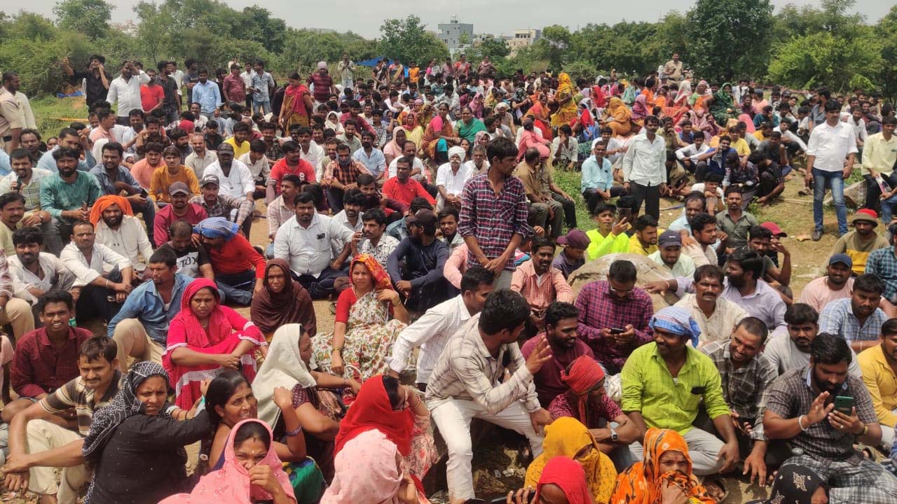 Hyderabad | ఇండ్ల స్థలం కోసం జనాల డిమాండ్.. మియాపూర్, చందానగర్లో 144 సెక్షన్