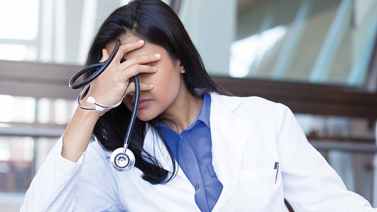 MBBS Admissions | ఎంబీబీఎస్ అడ్మిషన్లు ఎప్పుడు?.. నీట్ పరీక్షపై వీడని పీటముడి