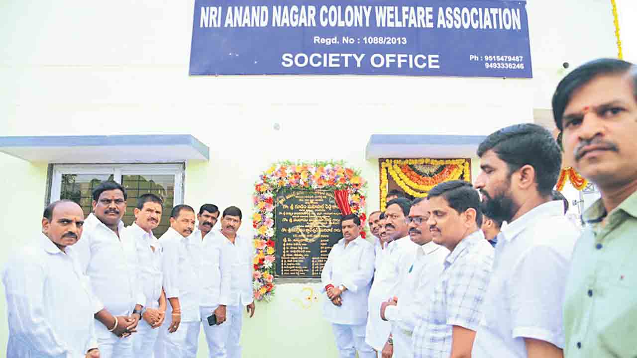 కాలనీల అభివృద్ధికి సంపూర్ణ సహకారం