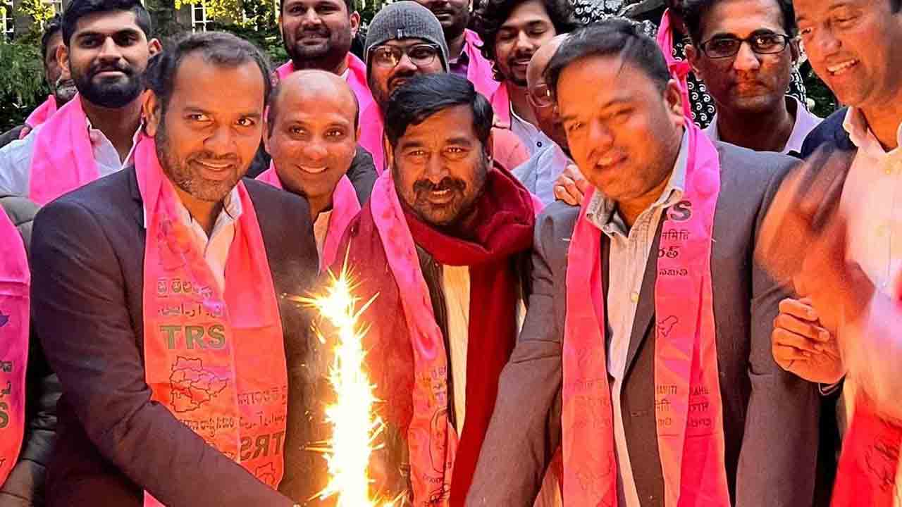 లండన్‌లో తెలంగాణ ఆవిర్భావ వేడుకలు