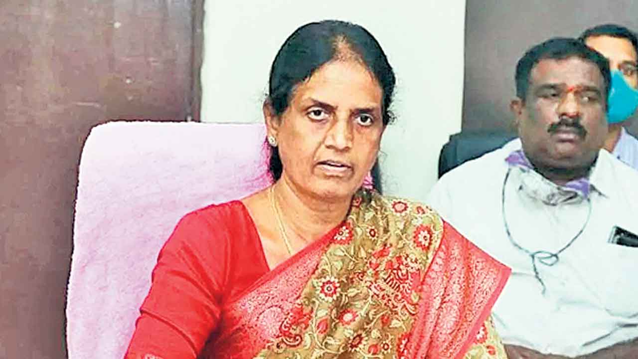 కేసీఆర్‌ పేరుంటే తప్పేంటి