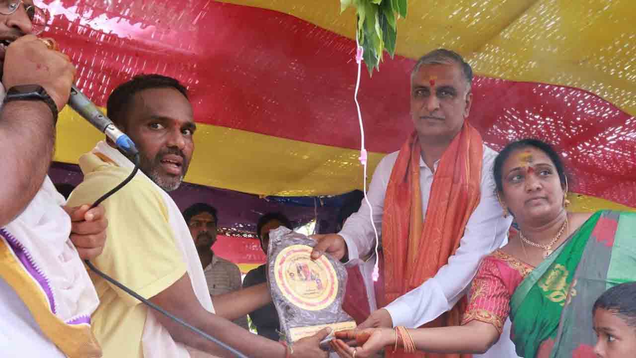 ప్రజలంతా దైవ భక్తితో మెలగాలి