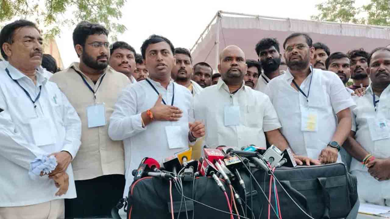 కౌంటింగ్‌ కేంద్రంలో బీఆర్‌ఎస్‌ ఆందోళన