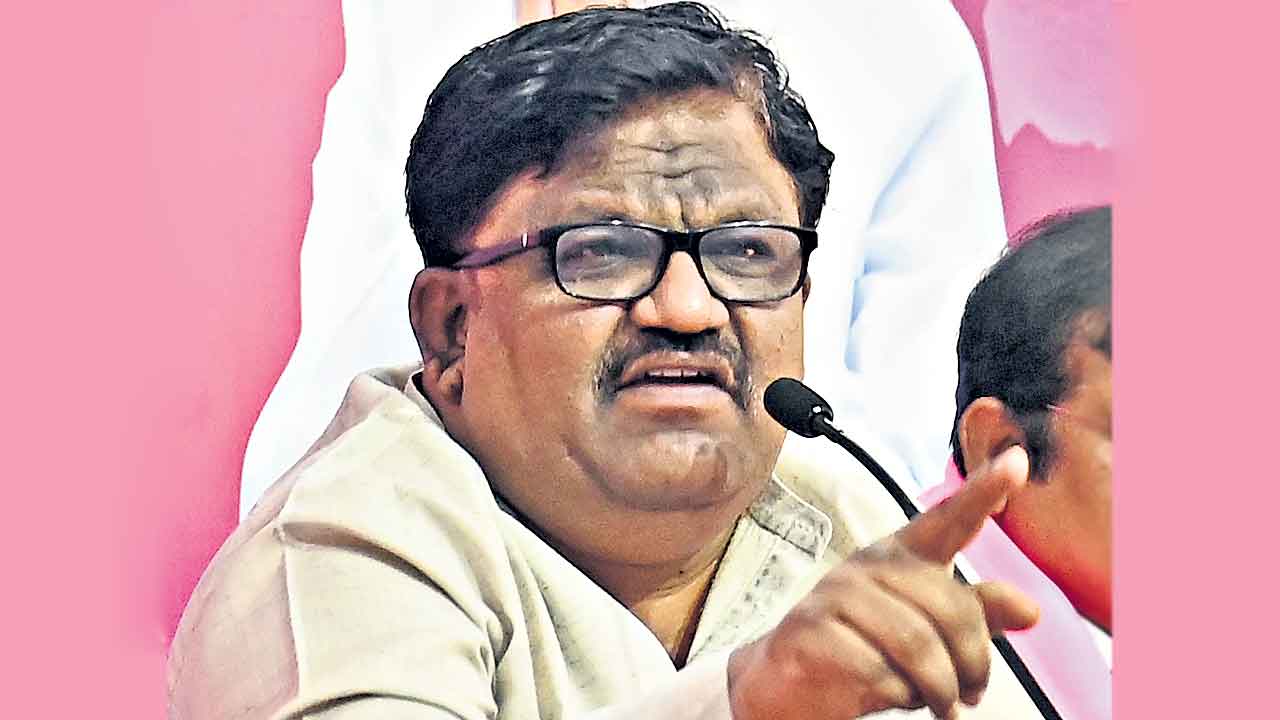 ప్రజాధనం దుర్వినియోగం