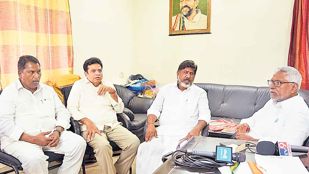 అలకవీడని జీవన్‌రెడ్డి