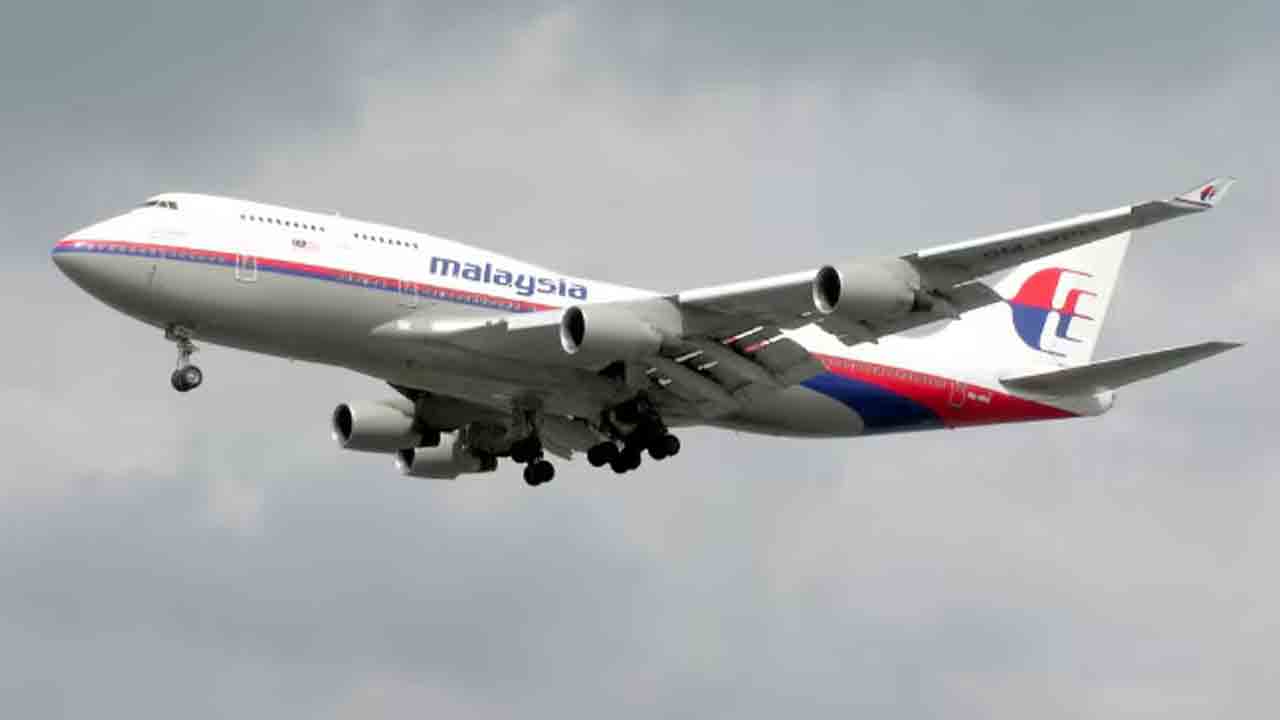 Malaysia Airlines | ఇంజిన్‌లో మంటలు.. శంషాబాద్‌లో కౌలాలంపూర్‌ విమానానికి తప్పిన ప్రమాదం