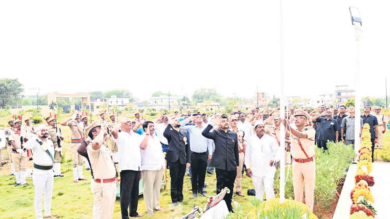 అట్టహాసంగా  ఆవిర్భావోత్సవం