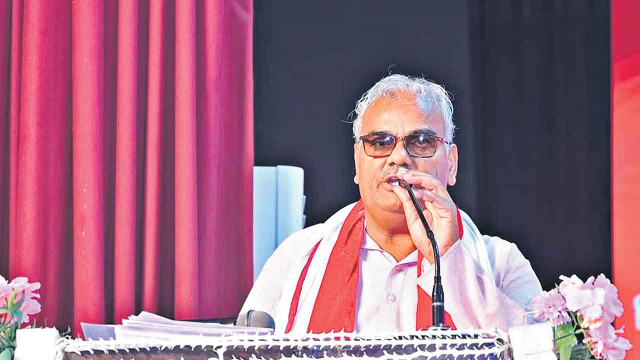 గిరిజనులకు డీఎన్ఏ టెస్ట్ చేయాలి