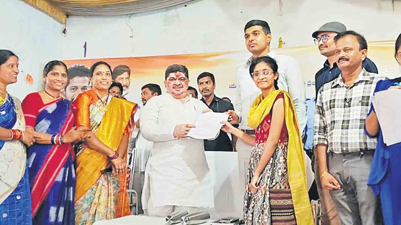 యువతకు ఉపాధి కల్పించడమే లక్ష్యం