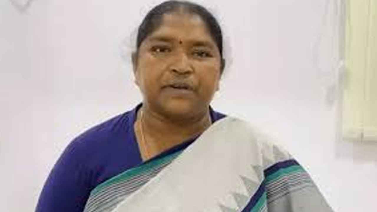 హోంగార్డుల సమస్యలు పరిష్కరించాలి