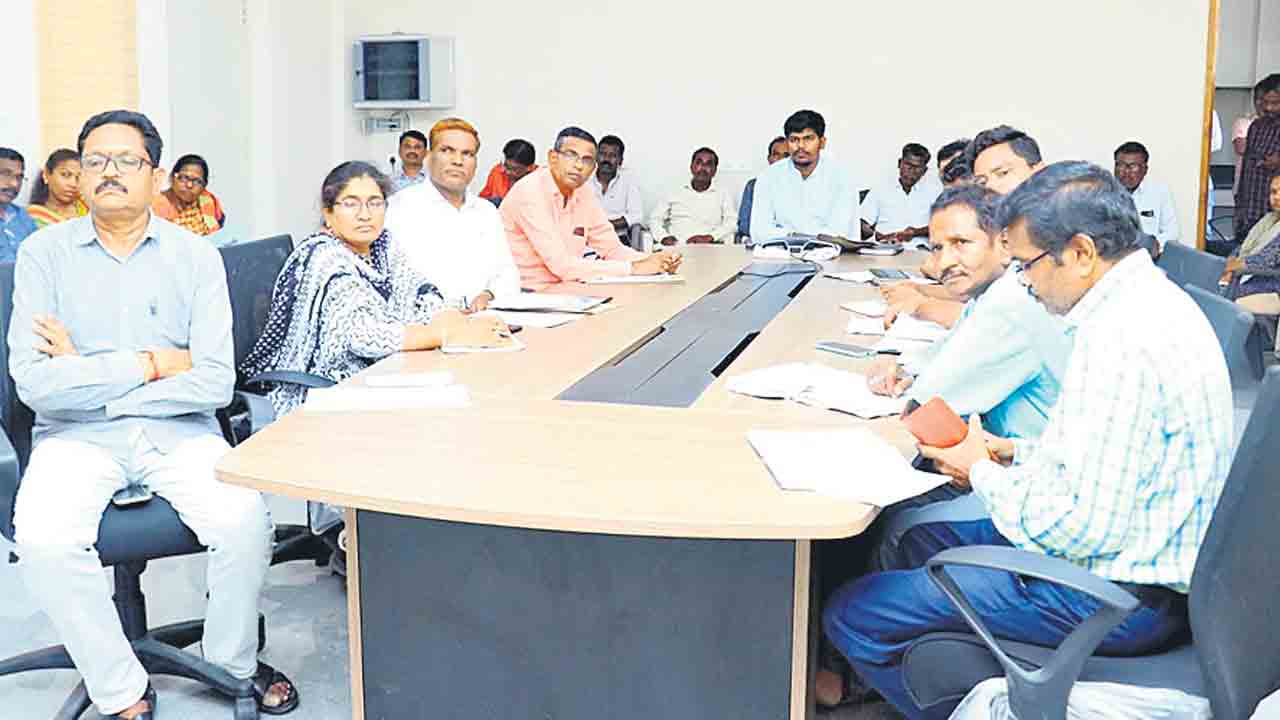 విష జ్వరాలపై అప్రమత్తంగా ఉండాలి