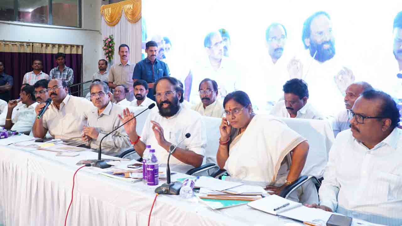 లిఫ్ట్‌ల నిర్వహణలో రైతులపై భారం తగ్గిస్తాం