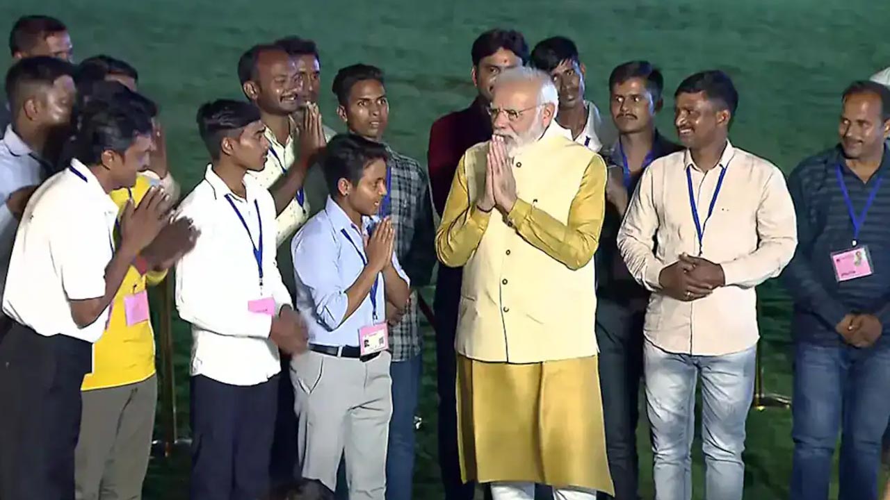 PM Modi | ప్రధాని మోదీ ప్రమాణస్వీకారం.. ప్రత్యేక ఆహ్వానితులుగా ట్రాన్స్‌జెండర్లు, సెంట్రల్‌ విస్టా కార్మికులు