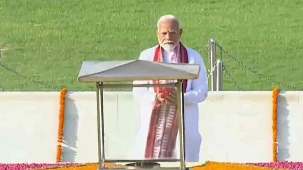 PM Modi | నేడు ప్రధానిగా మోదీ ప్రమాణ స్వీకారం.. రాజ్‌ఘాట్‌లో మహాత్మునికి నివాళి