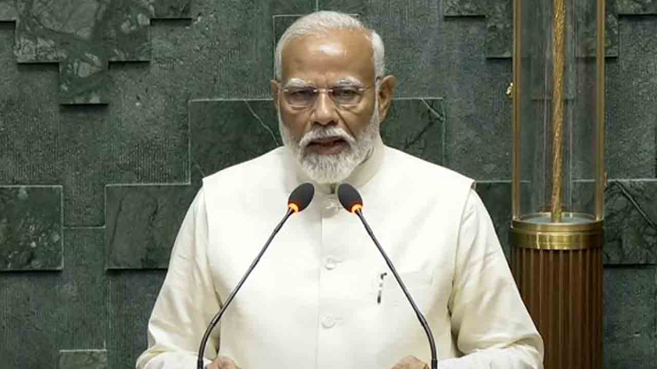 Lok Sabha | లోక్‌సభ సమావేశాలు ప్రారంభం.. ఎంపీగా ప్రమాణం చేసిన మోదీ