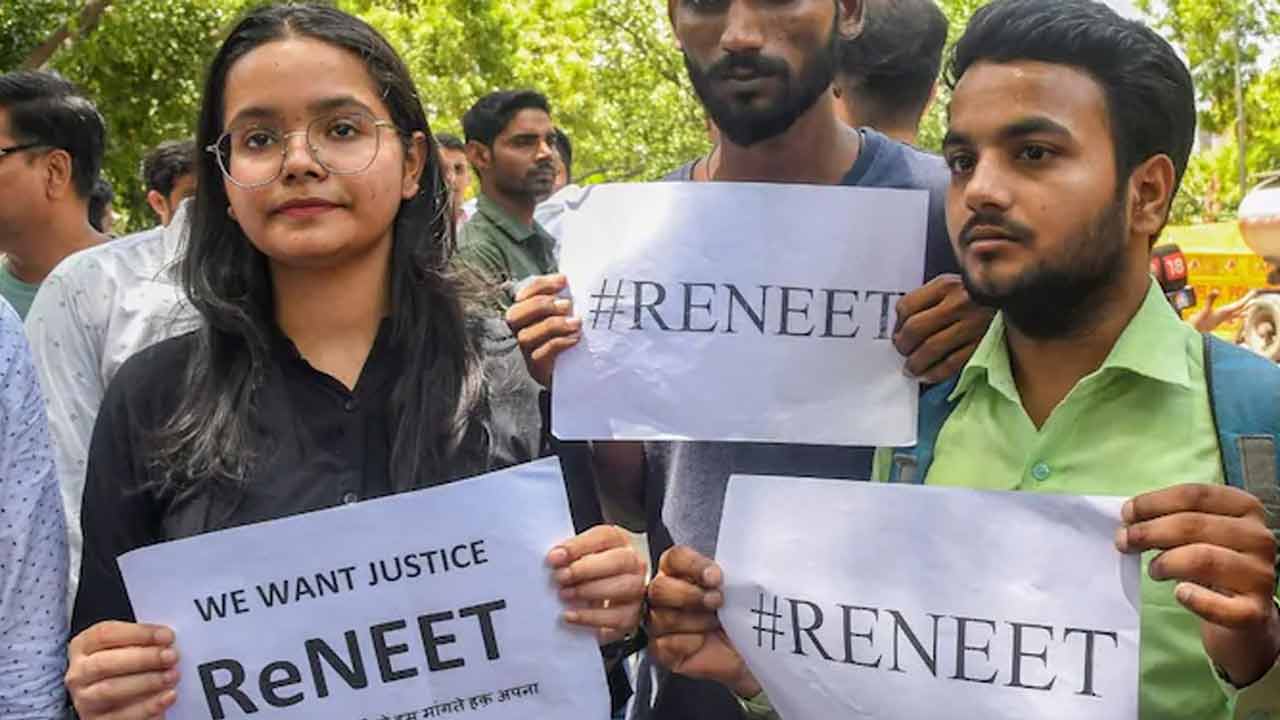 నీట్‌ పరీక్షను రద్దు చేయాలి