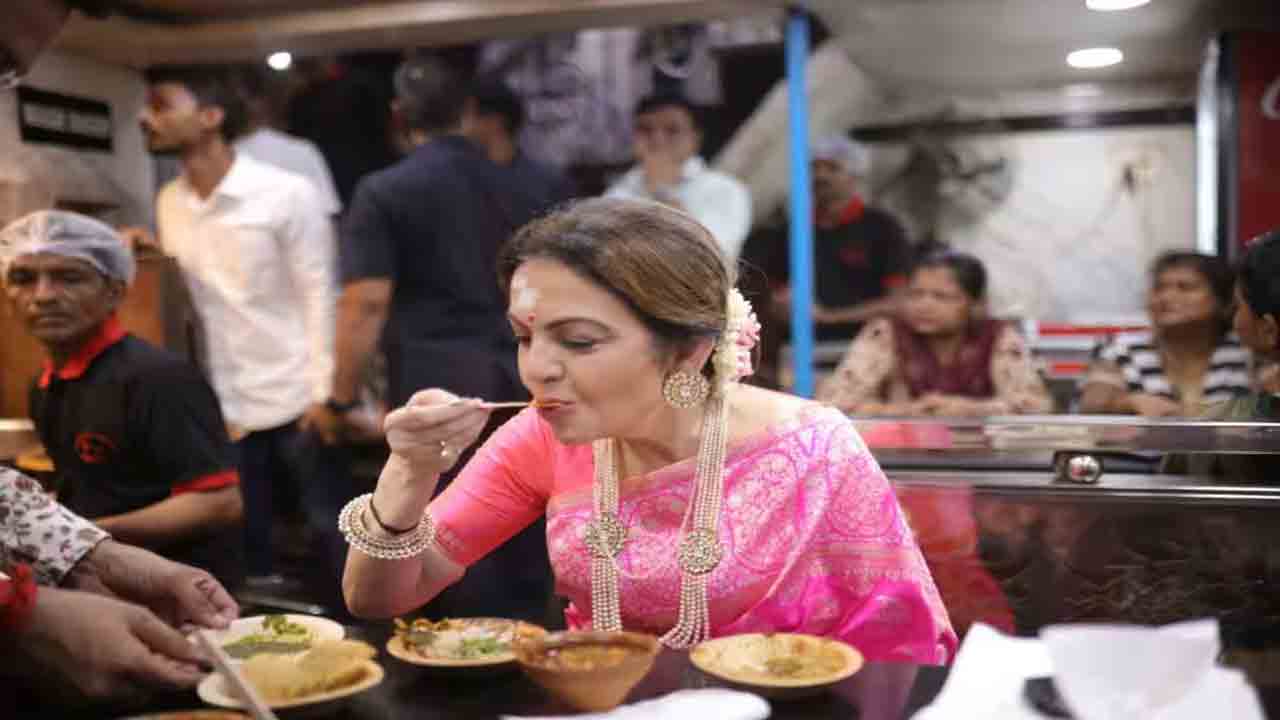 Nita Ambani | కాశీ విశ్వనాథుడికి నీతా అంబానీ ప్రత్యేక పూజలు.. ఎందుకంటే..?!