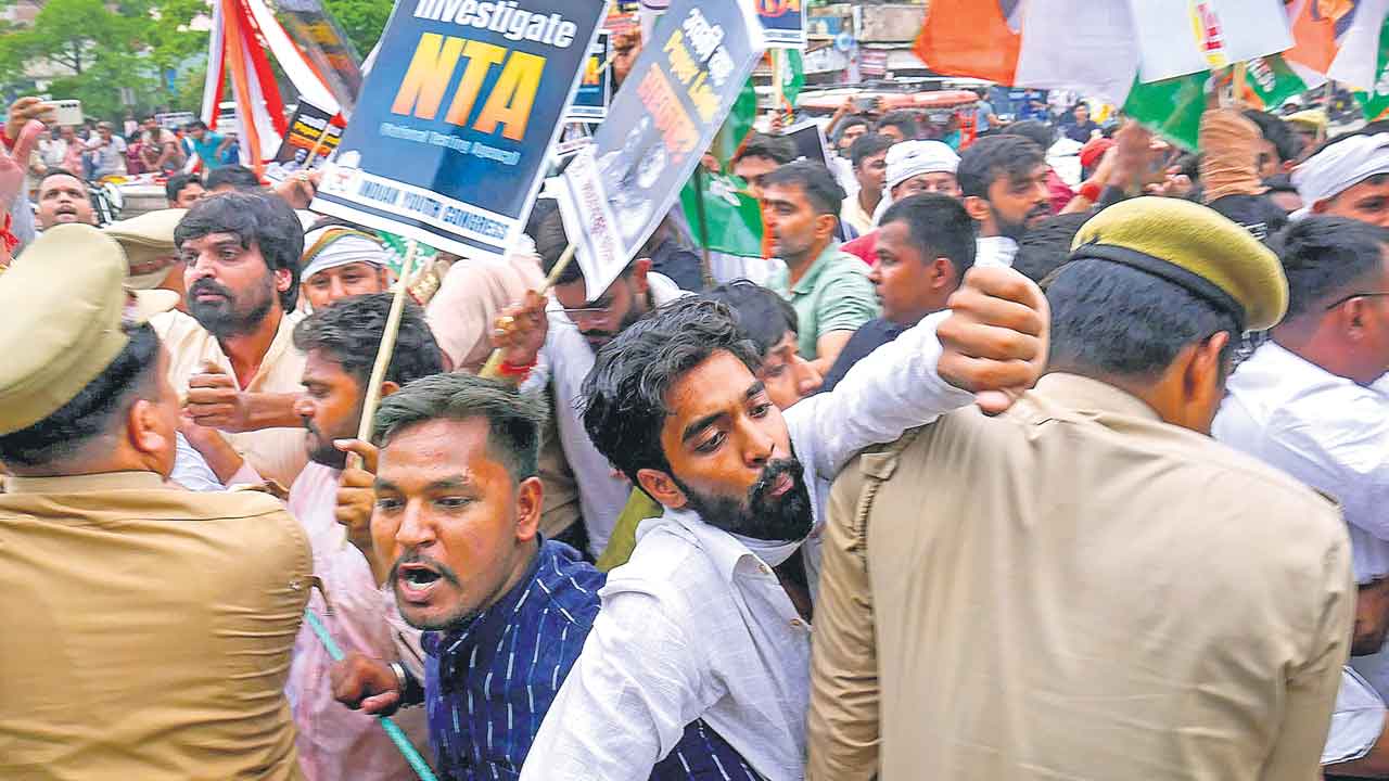 NEET | నీట్, నెట్ లీకేజీ.. పరీక్షల వ్యవస్థపై కేంద్రం నిపుణుల కమిటీ