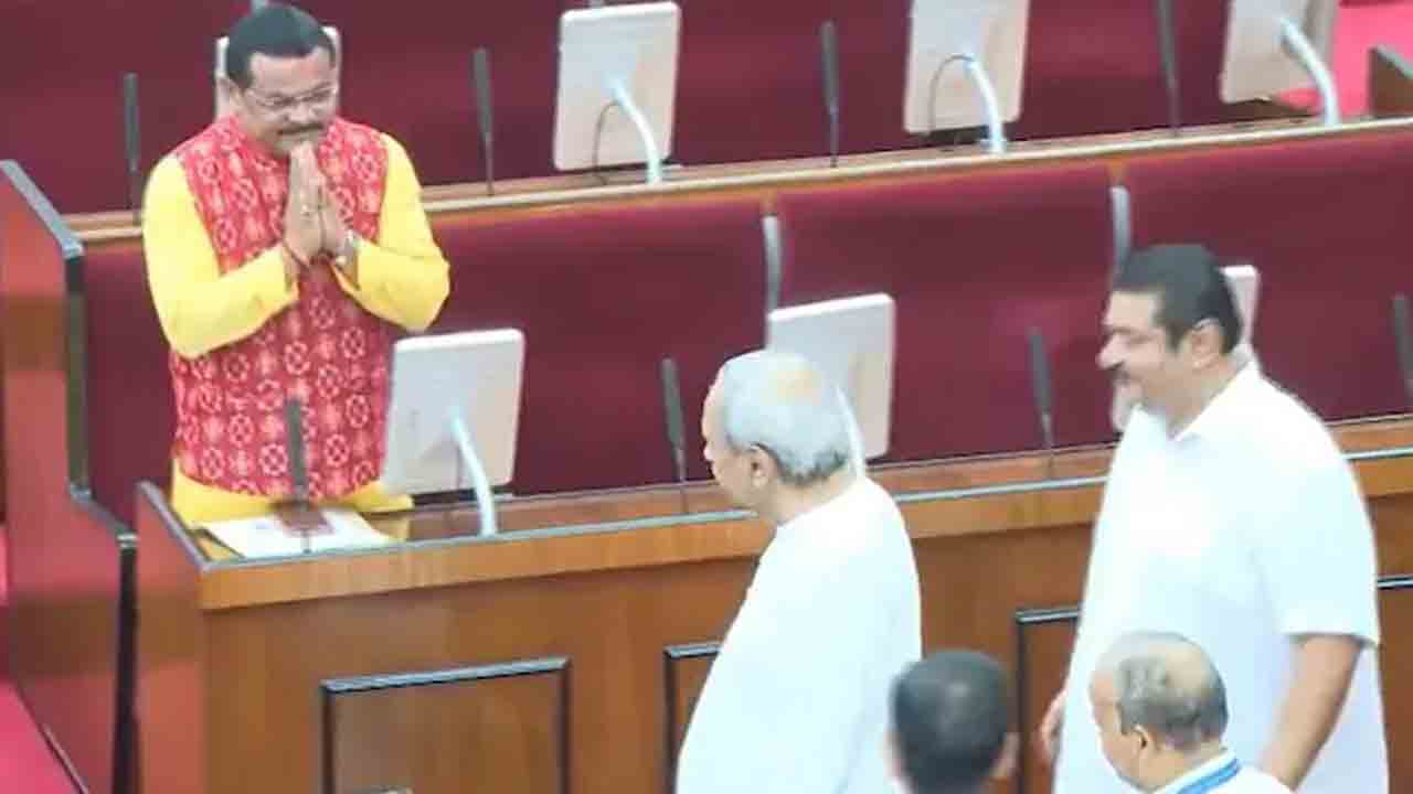 Naveen Patnaik | ఓహ్‌.. మీరేనా నన్ను ఓడించింది.. బీజేపీ ఎమ్మెల్యేని అభినందించిన నవీన్‌ పట్నాయక్‌