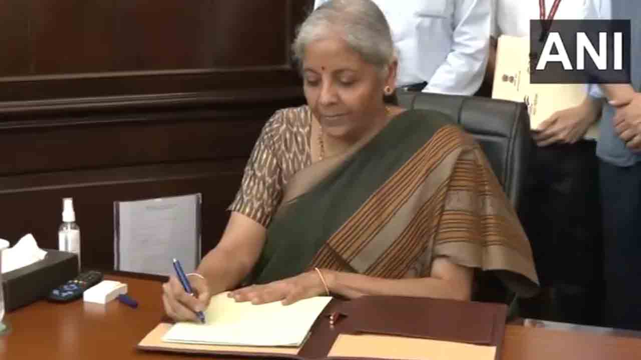 Nirmala Sitharaman | వరుసగా రెండోసారి కేంద్ర ఆర్థిక మంత్రిగా బాధ్యతలు చేపట్టిన నిర్మలా సీతారామన్‌