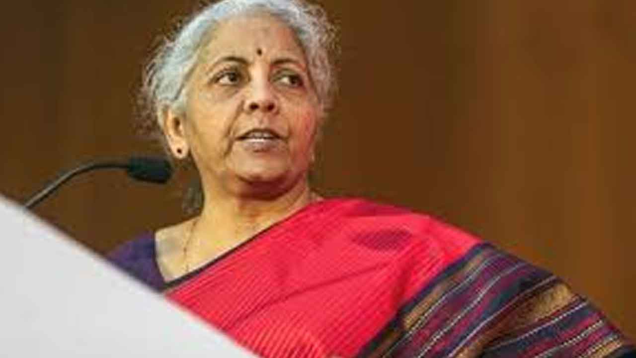 ఆదాయపు పన్ను పరిమితిని పెంచండి