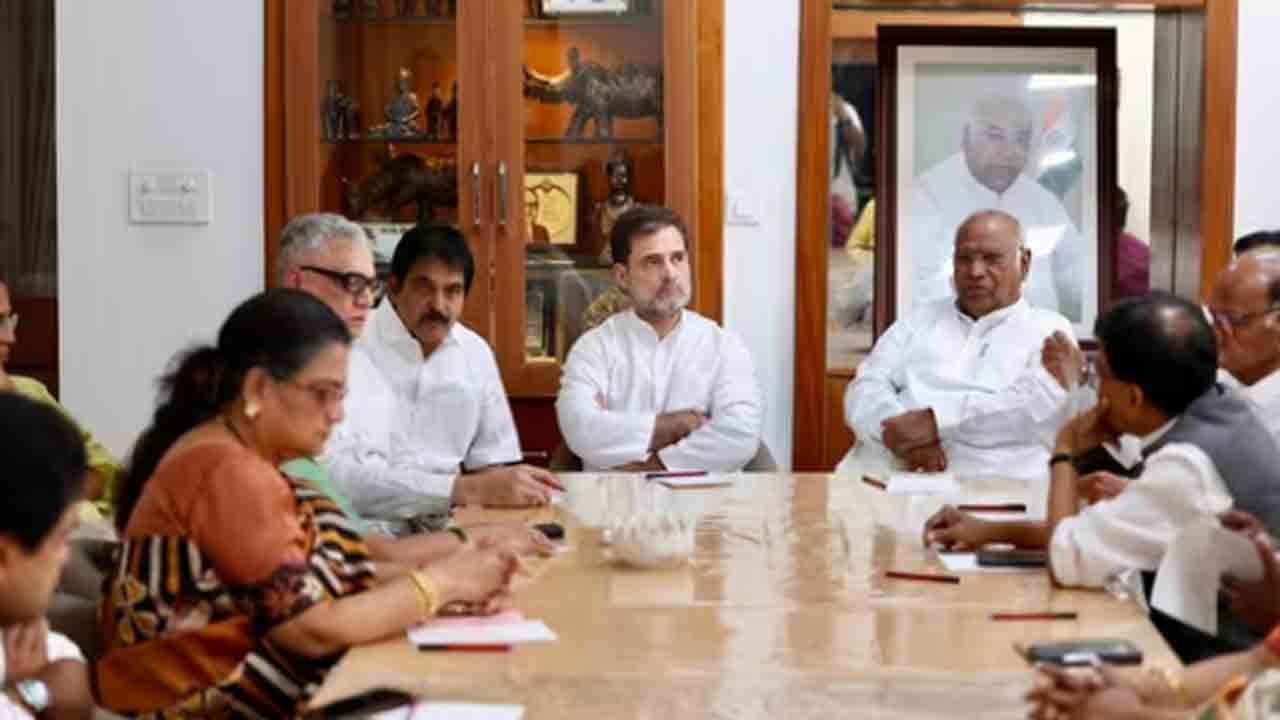 NEET | పార్లమెంటు ఉభయ సభల్లో నీట్‌పై వాయిదా తీర్మానాలు.. ప్రతిపక్షాలు నిర్ణయం